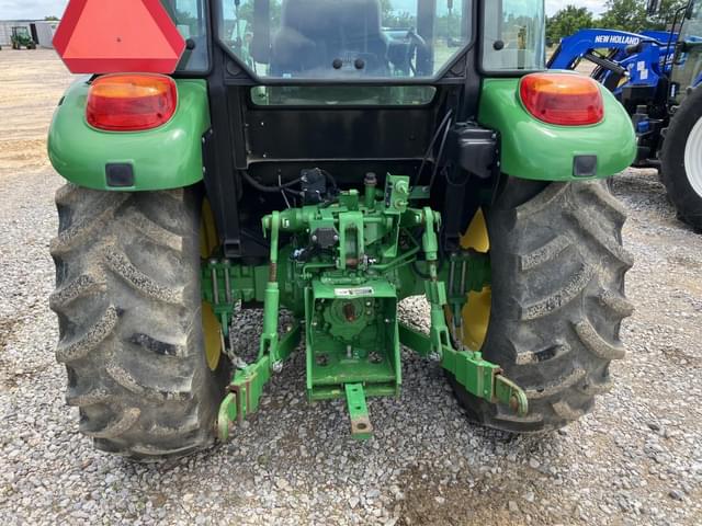 Image of John Deere 5055E equipment image 4