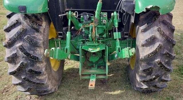 Image of John Deere 5055E equipment image 3