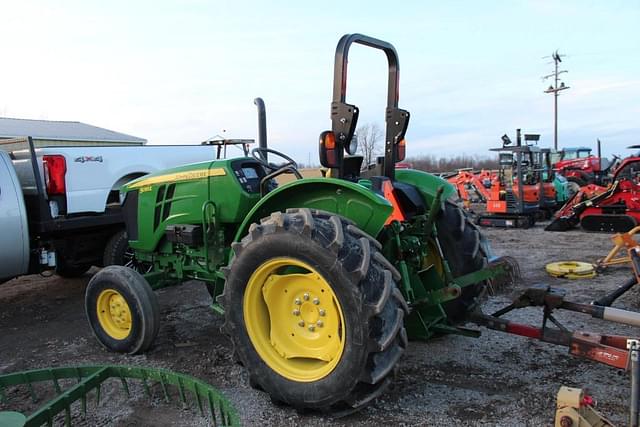 Image of John Deere 5055E equipment image 4