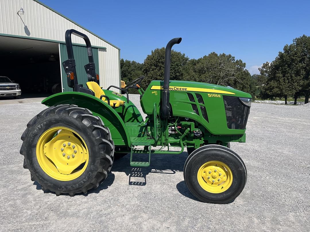 Image of John Deere 5055E Primary image