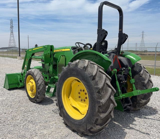 Image of John Deere 5055E equipment image 3