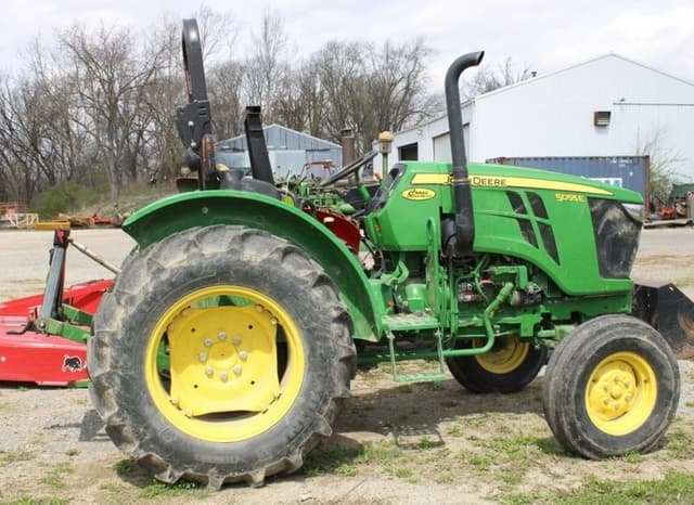 Image of John Deere 5055E equipment image 1