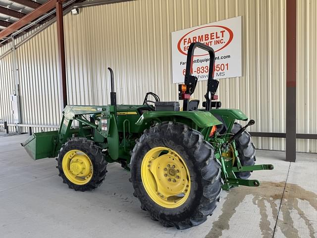 Image of John Deere 5055E equipment image 4