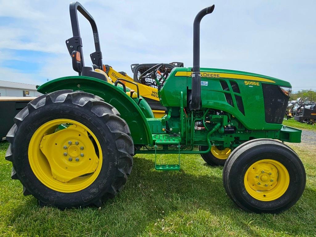 Main image John Deere 5055E