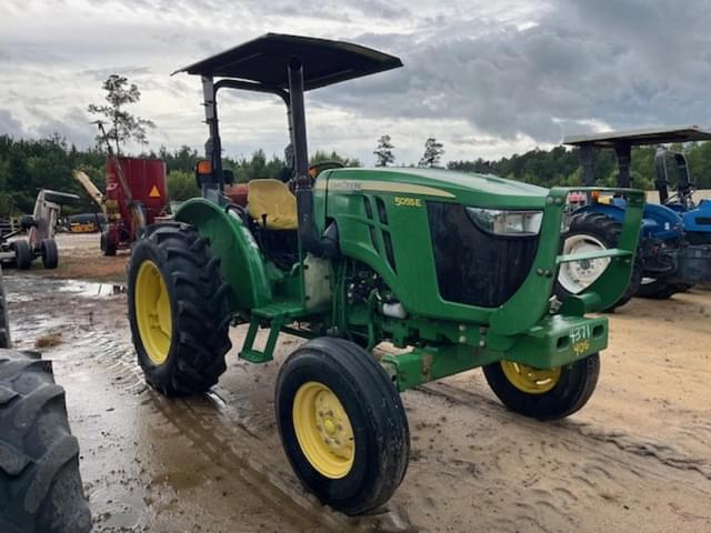 Image of John Deere 5055E equipment image 1