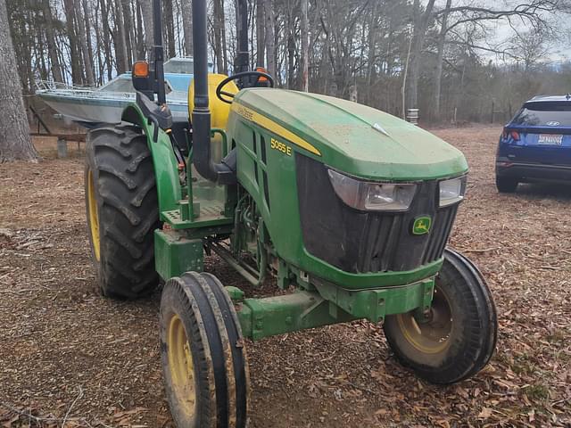 Image of John Deere 5055E equipment image 1