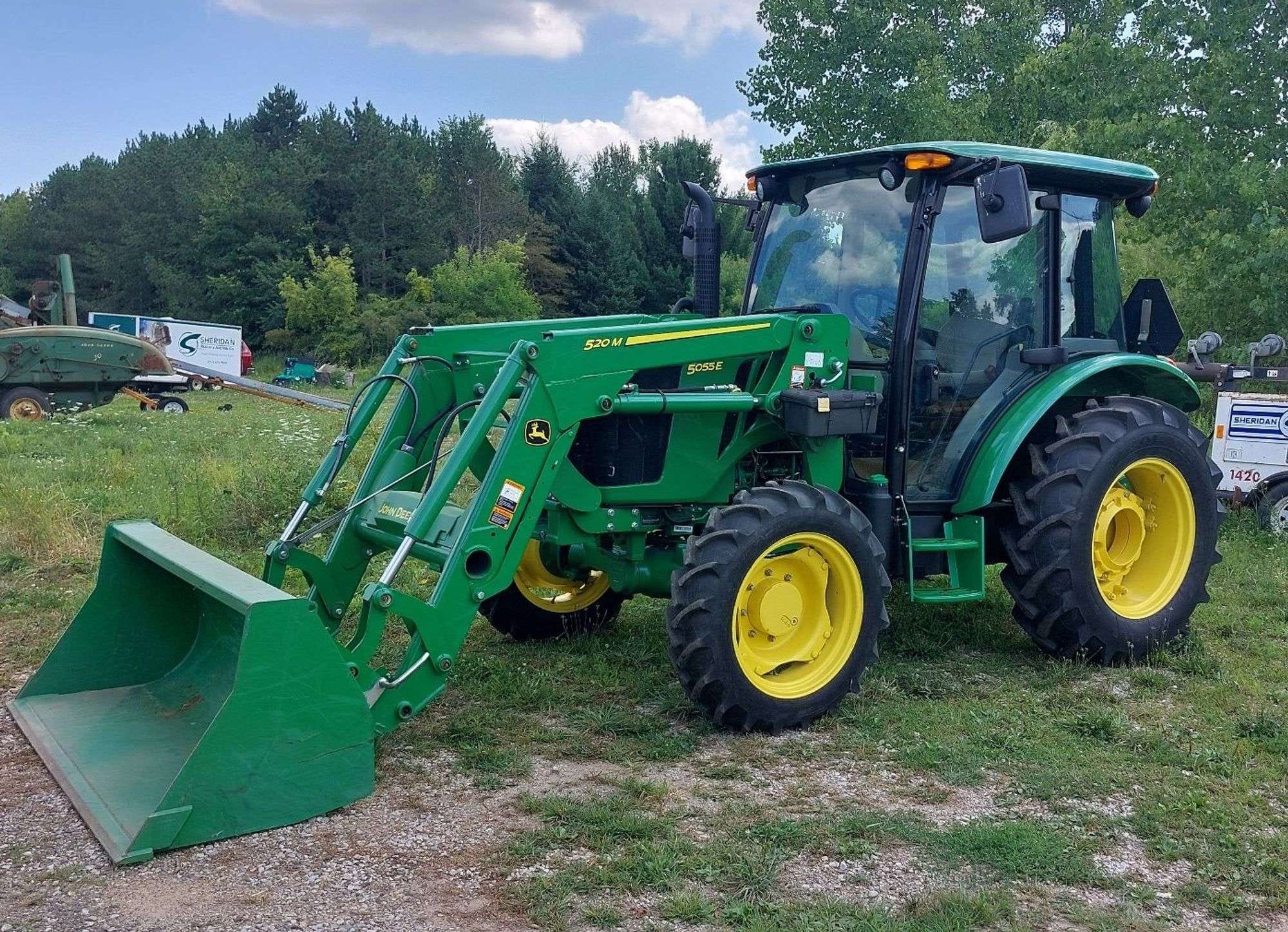 John Deere 5055E Equipment Image0