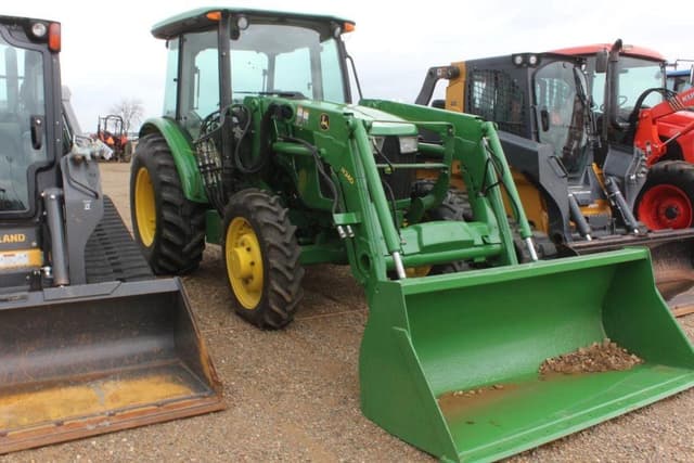 Image of John Deere 5055E equipment image 3