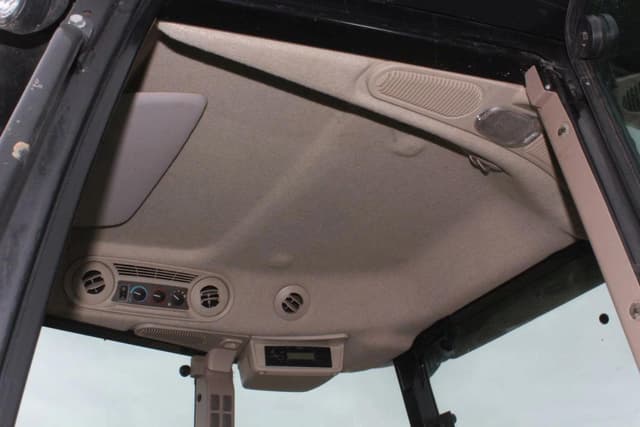 Image of John Deere 5055E equipment image 4