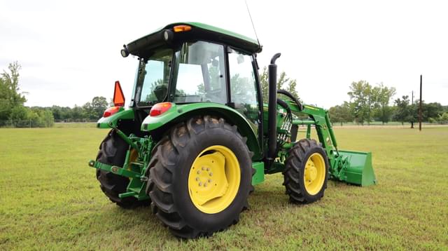 Image of John Deere 5060E equipment image 4