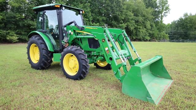 Image of John Deere 5060E equipment image 3