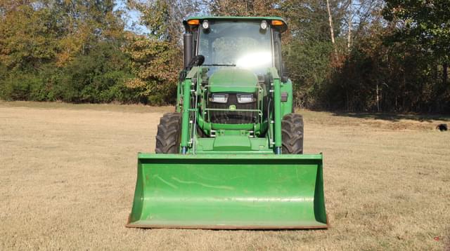 Image of John Deere 5060E equipment image 2