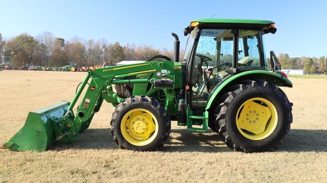 Image of John Deere 5060E equipment image 3