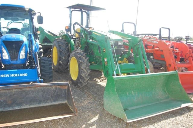Image of John Deere 5060E equipment image 4