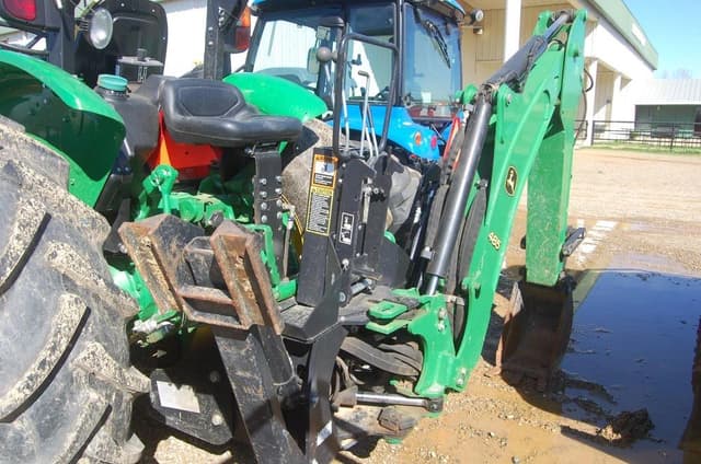 Image of John Deere 5060E equipment image 3