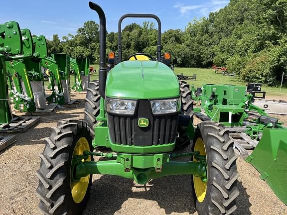 Image of John Deere 5060E equipment image 1