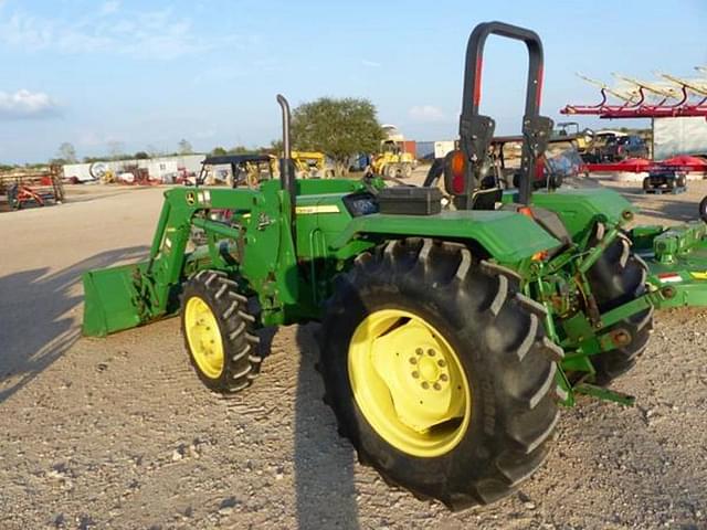 Image of John Deere 5065E equipment image 4