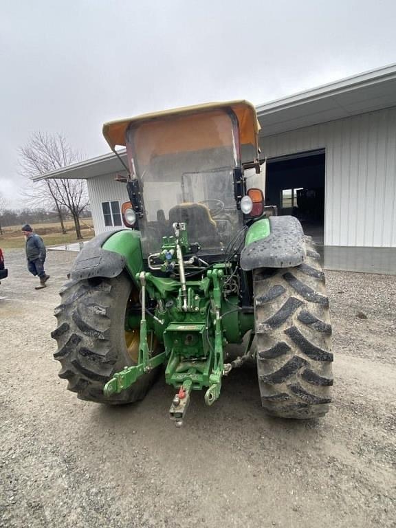 Image of John Deere 5065M equipment image 3