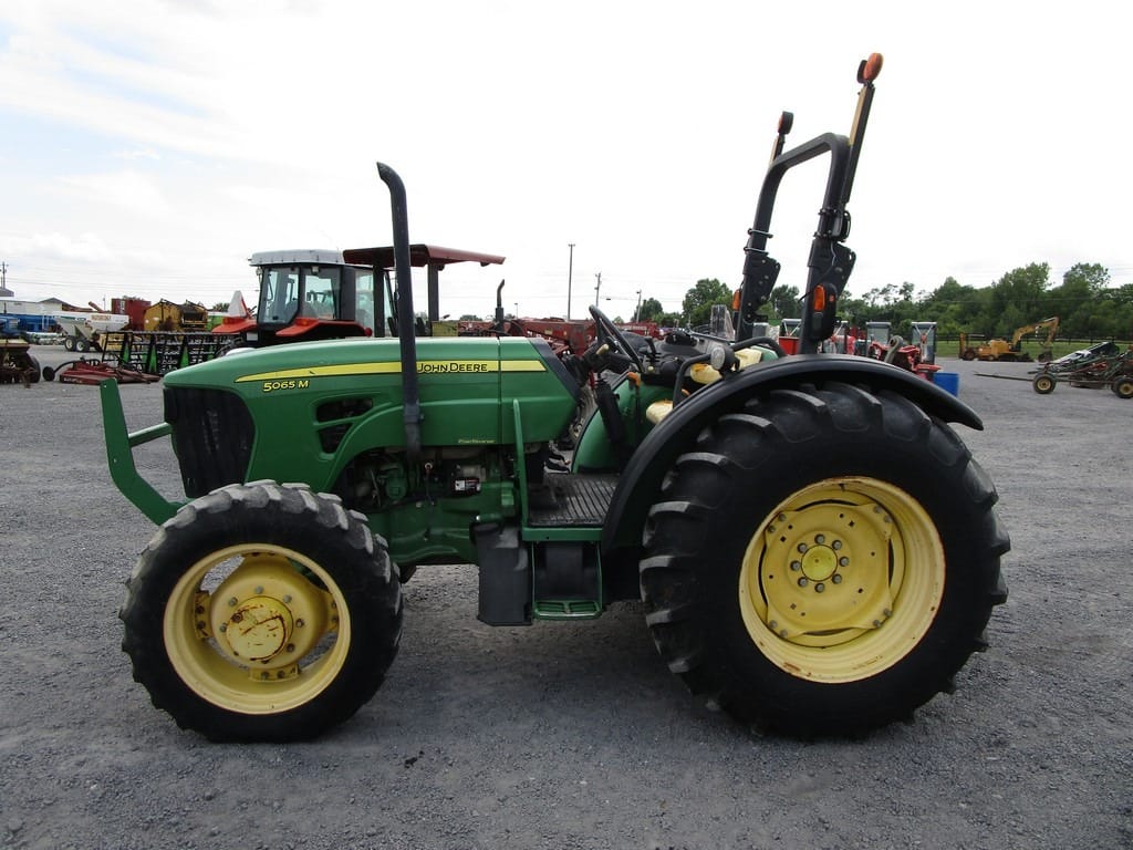 Main image John Deere 5065M