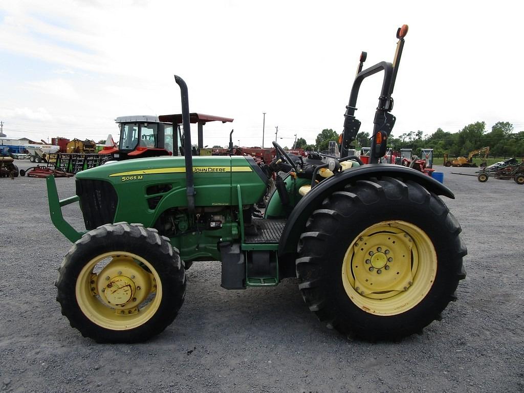 Image of John Deere 5065M Primary image