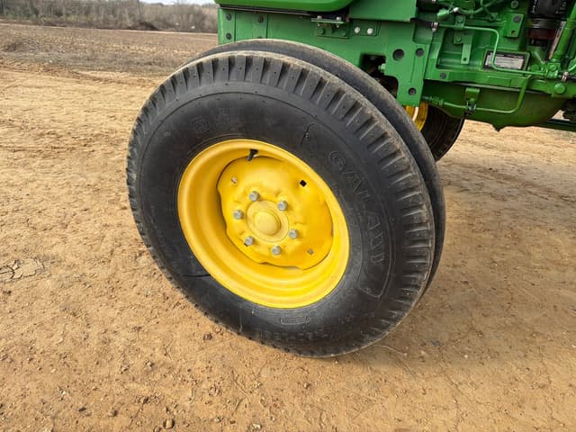 Image of John Deere 5065E equipment image 2