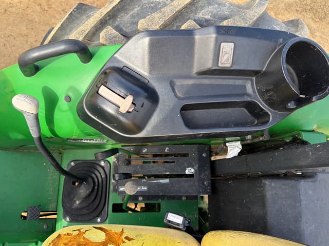 Image of John Deere 5065E equipment image 4