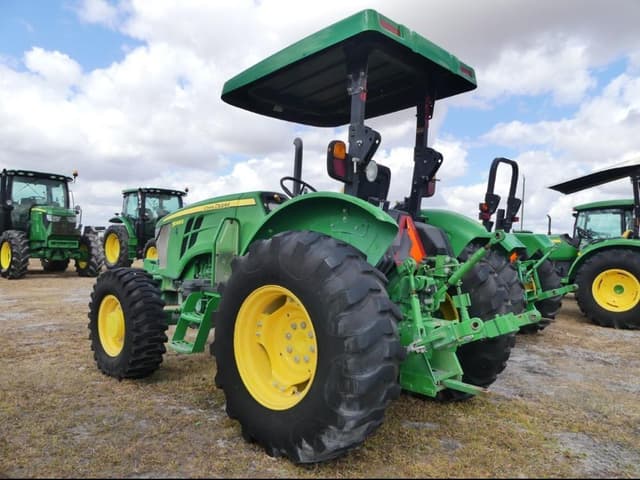 Image of John Deere 5065E equipment image 3
