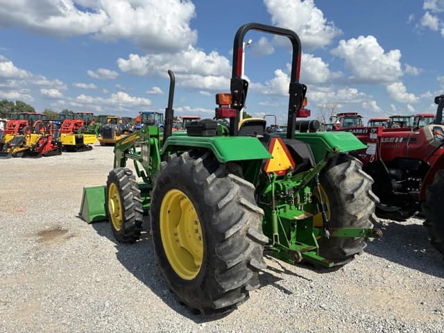 Image of John Deere 5065E equipment image 3