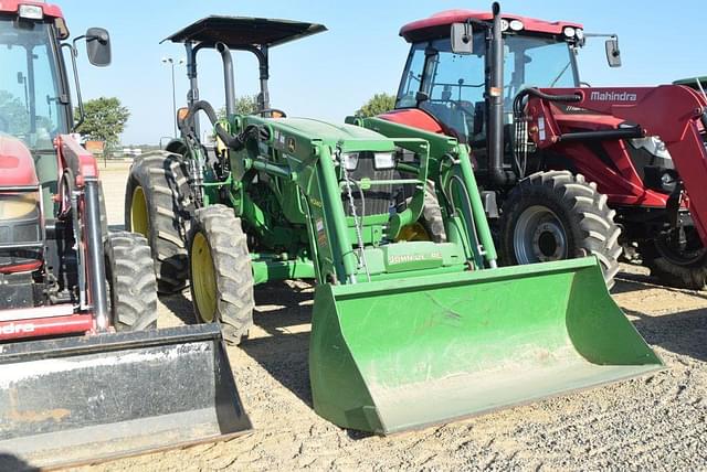 Image of John Deere 5065E equipment image 3