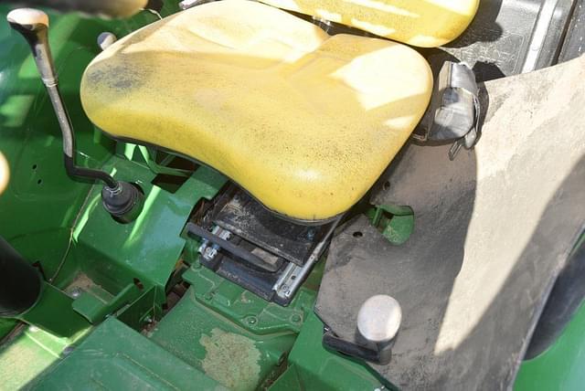 Image of John Deere 5065E equipment image 4