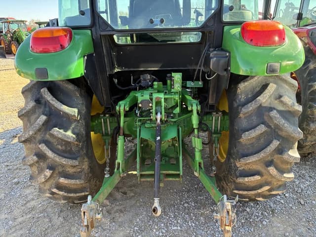 Image of John Deere 5065E equipment image 4