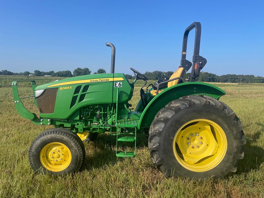 Image of John Deere 5065E Primary image