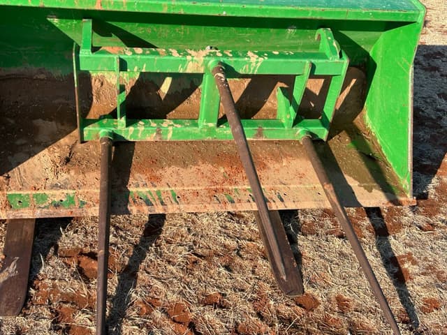 Image of John Deere 5065E equipment image 3