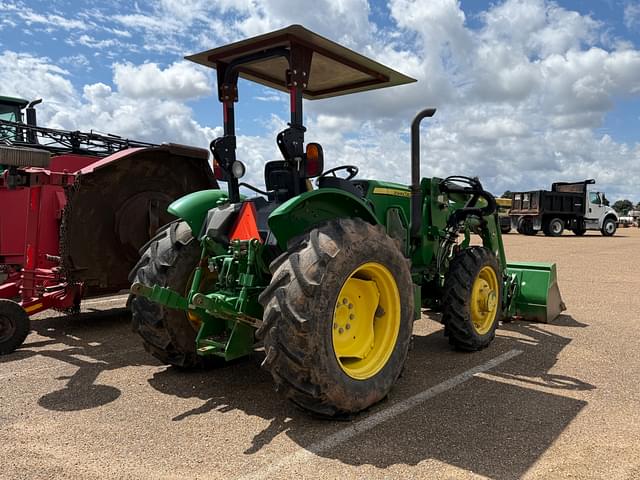 Image of John Deere 5065E equipment image 2
