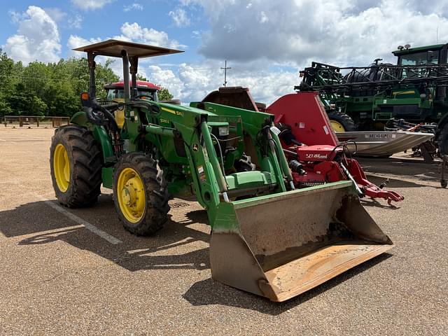 Image of John Deere 5065E equipment image 1