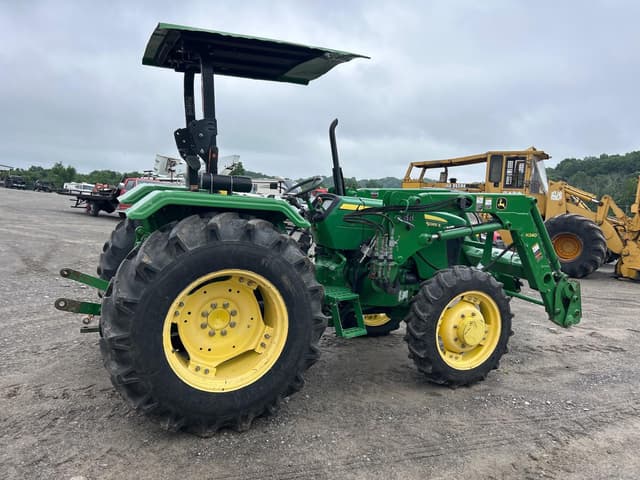 Image of John Deere 5065E equipment image 4