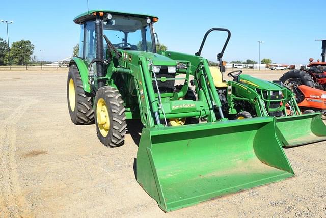 Image of John Deere 5065E equipment image 3