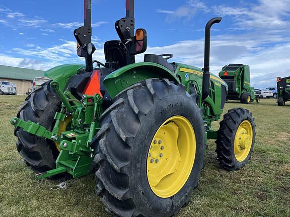 Image of John Deere 5065E equipment image 2