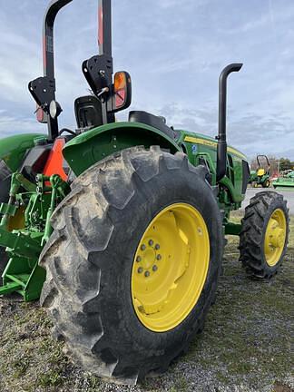 Image of John Deere 5065E equipment image 3