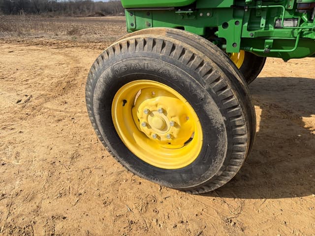 Image of John Deere 5065E equipment image 2