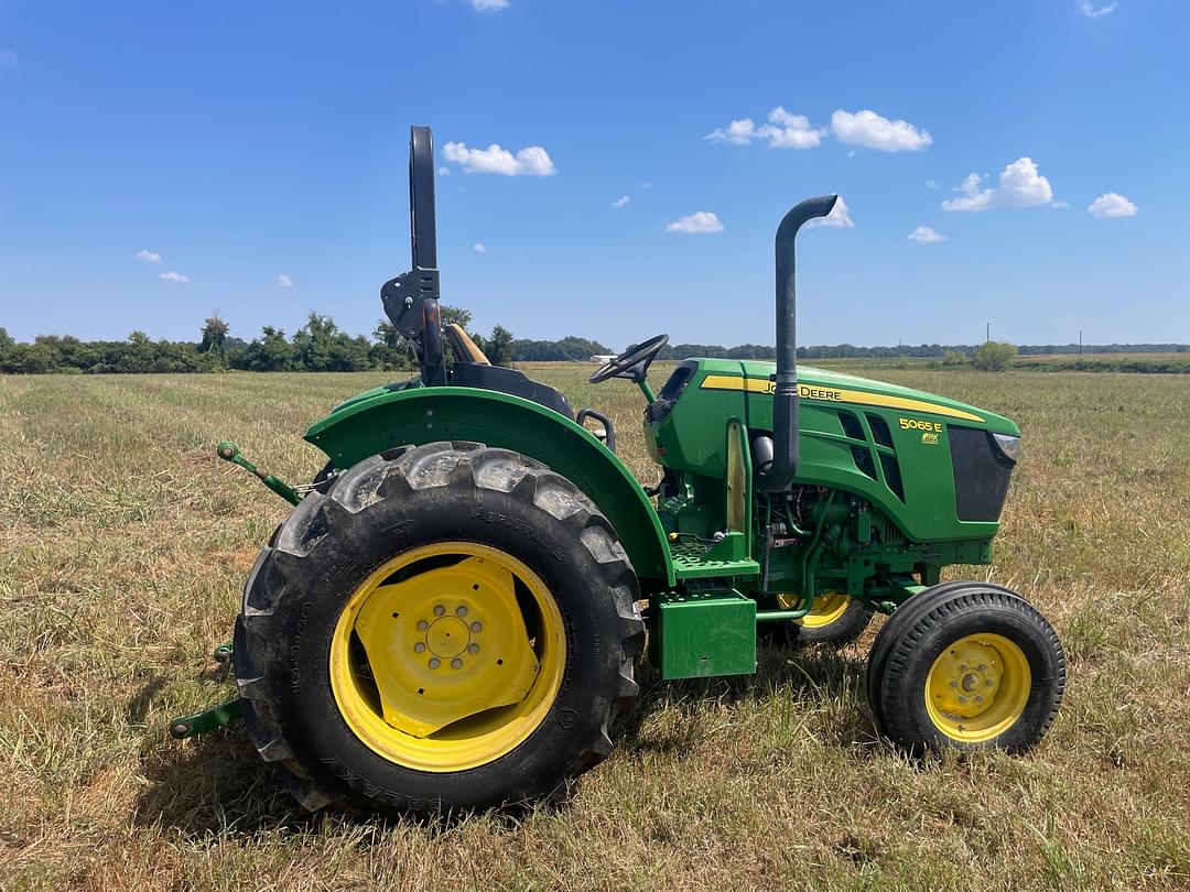 Image of John Deere 5065E Primary image