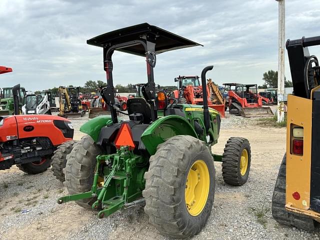 Image of John Deere 5065E equipment image 2