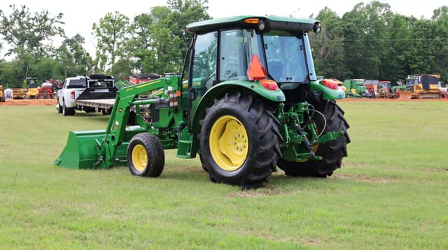 Image of John Deere 5065E equipment image 4