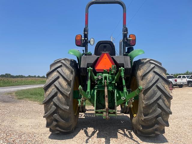 Image of John Deere 5065E equipment image 3