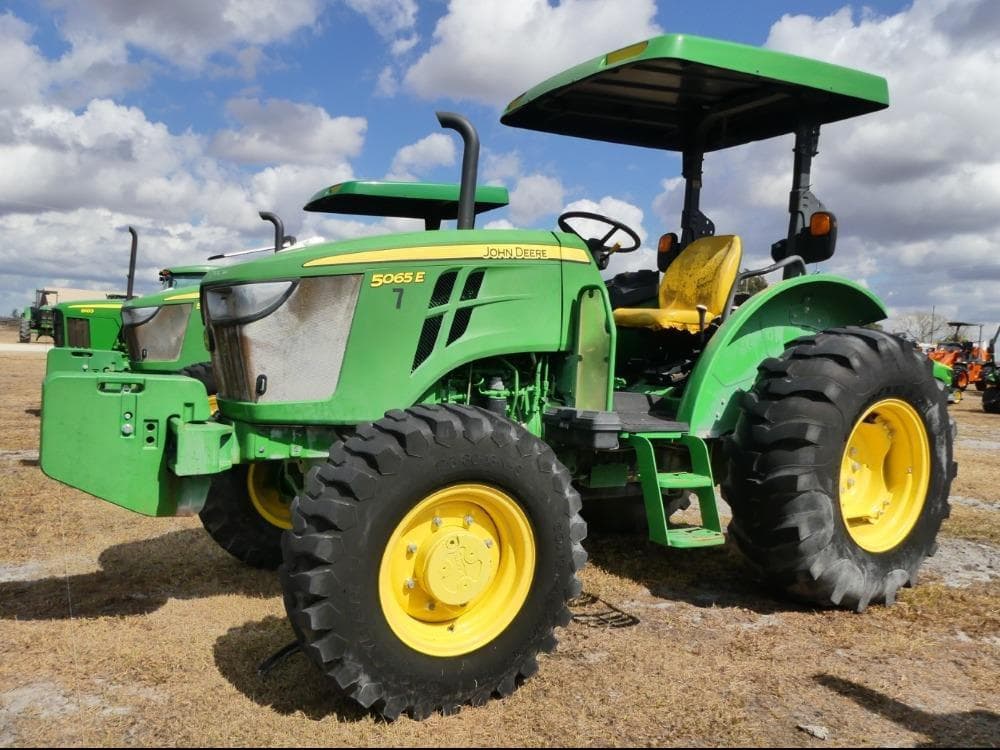 Image of John Deere 5065E Primary image