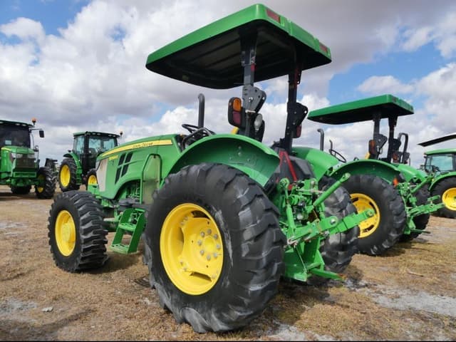 Image of John Deere 5065E equipment image 3