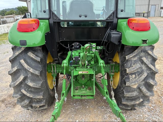 Image of John Deere 5065E equipment image 4
