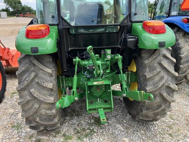 Image of John Deere 5065E equipment image 4
