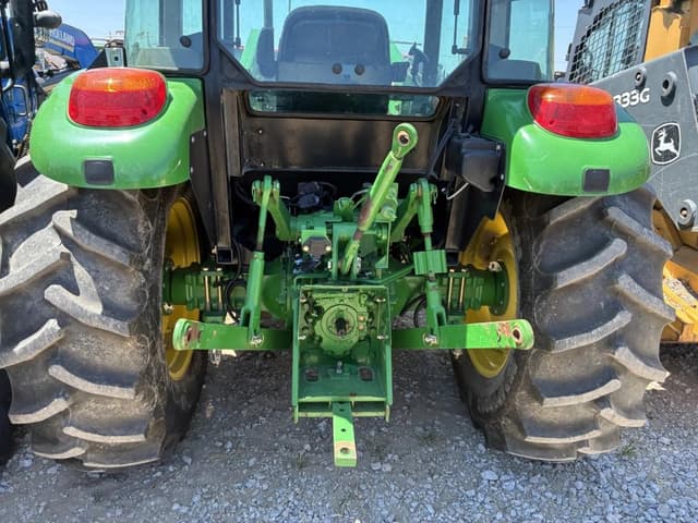 Image of John Deere 5065E equipment image 4