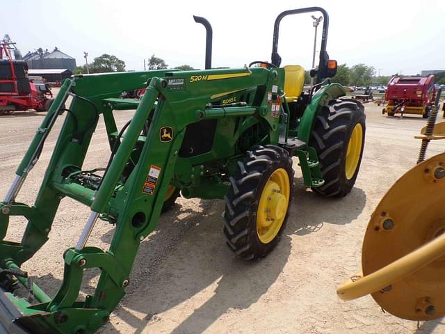 Image of John Deere 5065E equipment image 3